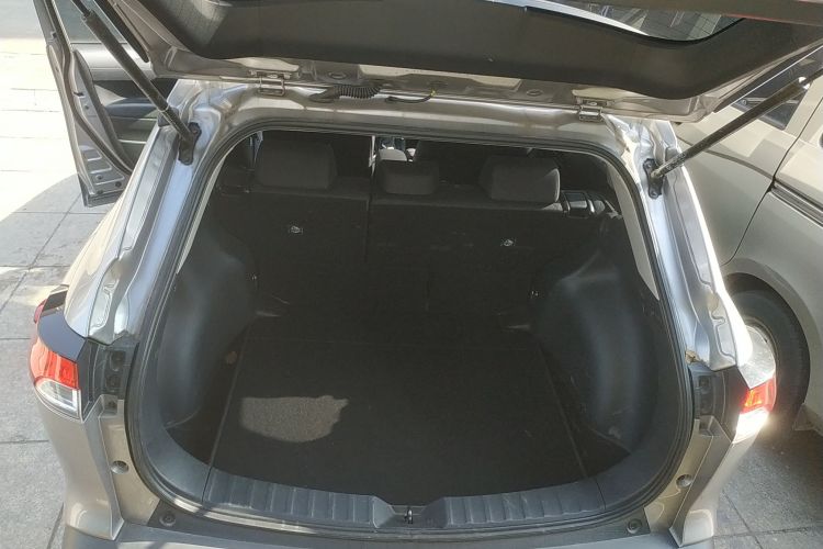 丰田 卡罗拉锐放 2022款 2.0L 先锋版局部细节23