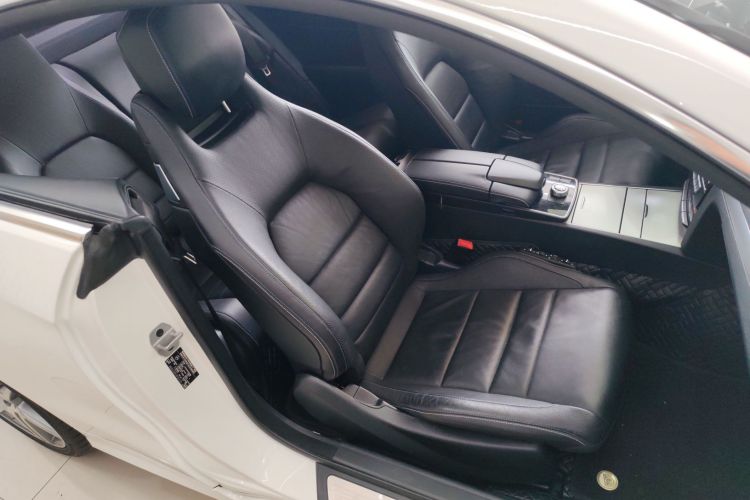 奔驰E级(进口) 2016款 E 200 轿跑车 灵动版局部细节41