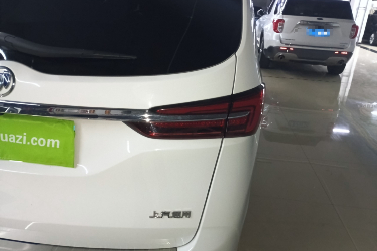 别克GL8 2021款 陆上公务舱 652T 豪华型车身外观9