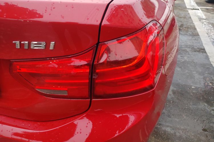 宝马1系 2017款 118i 时尚型车身外观9