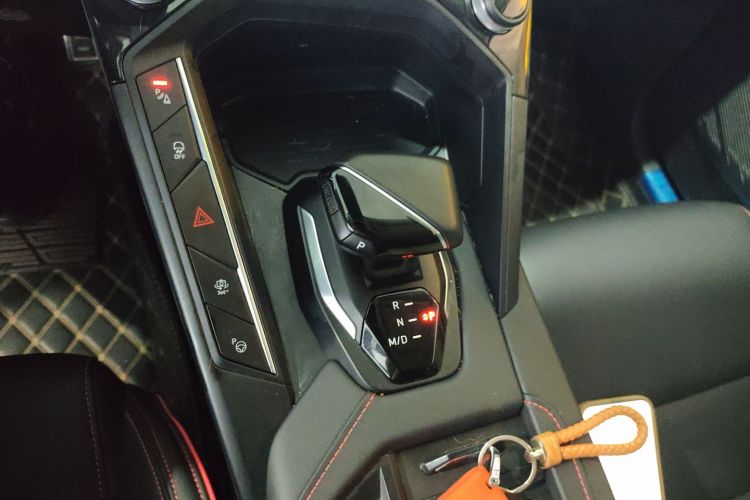 领克06 2020款 1.5T 耀Halo中控内饰18