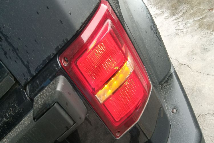 北京BJ40 2016款 40L 2.3T 自动两驱尊贵版车身外观6006