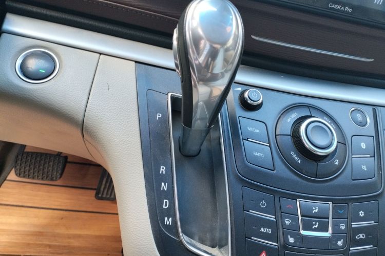 别克GL8 2018款 28T 尊贵型 国VI局部细节18