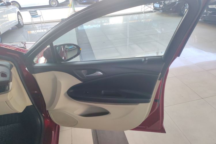 别克 威朗 2019款 三厢 15S 自动进取型中控内饰42