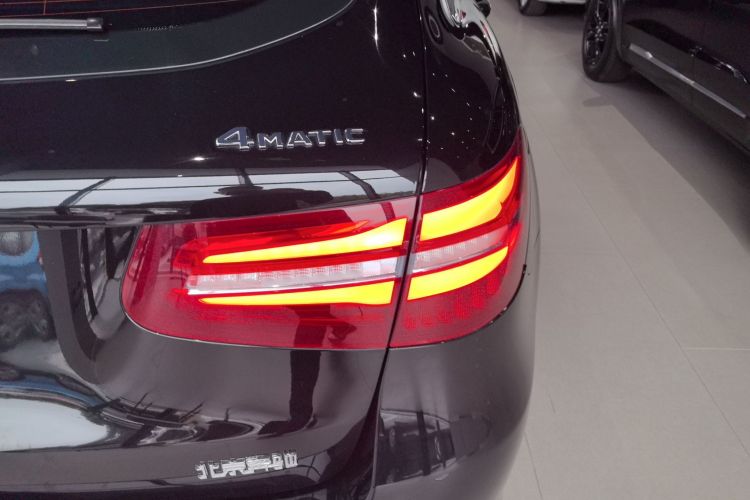 奔驰GLC 2017款 GLC 200 4MATIC车身外观9