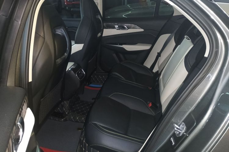 领克02 2022款 2.0TD DCT耀Pro中控内饰21