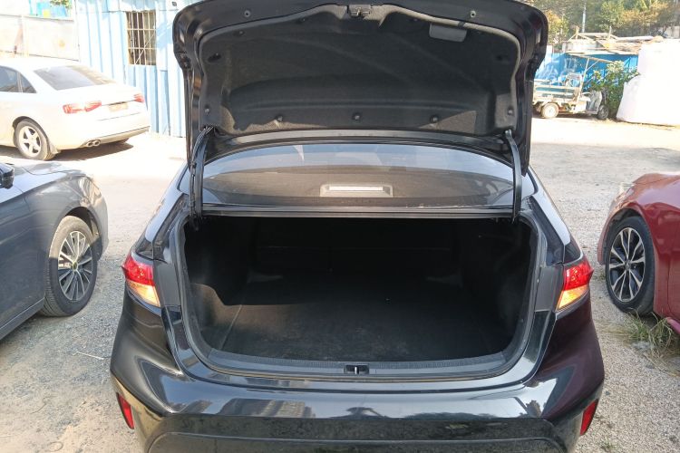 丰田 雷凌 2019款 185T CVT豪华版 国VI局部细节23