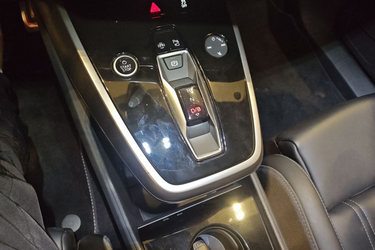 奥迪Q4 e-tron 2024款 40 e-tron 创行版中控内饰18