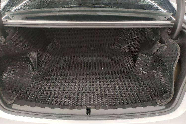 宝马3系 2024款 325Li M运动曜夜套装机舱底盘23