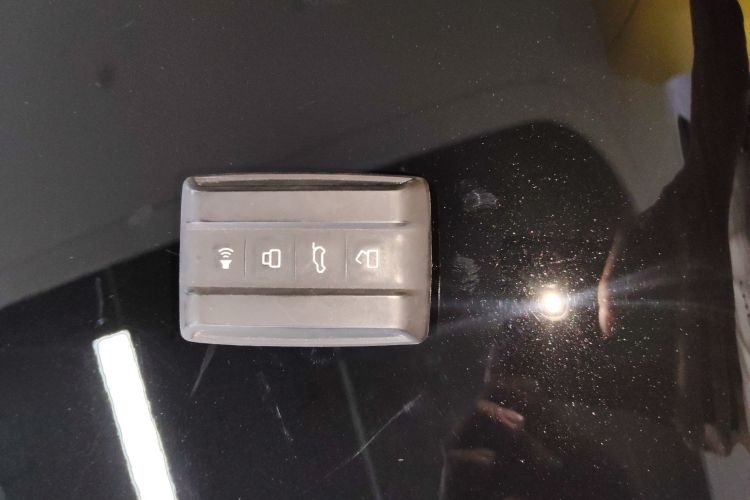 坦克300 2021款 越野版 2.0T 征服者中控内饰7001