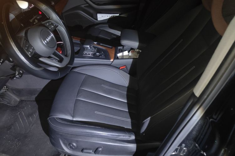 奥迪A4L 2020款 40 TFSI 豪华致雅型中控内饰19