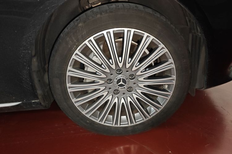 奔驰E级 2020款 改款 E 300 L 殊享版车身外观6002