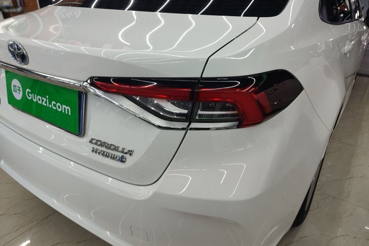 丰田 卡罗拉 2021款 双擎 1.8L E-CVT精英版车身外观9