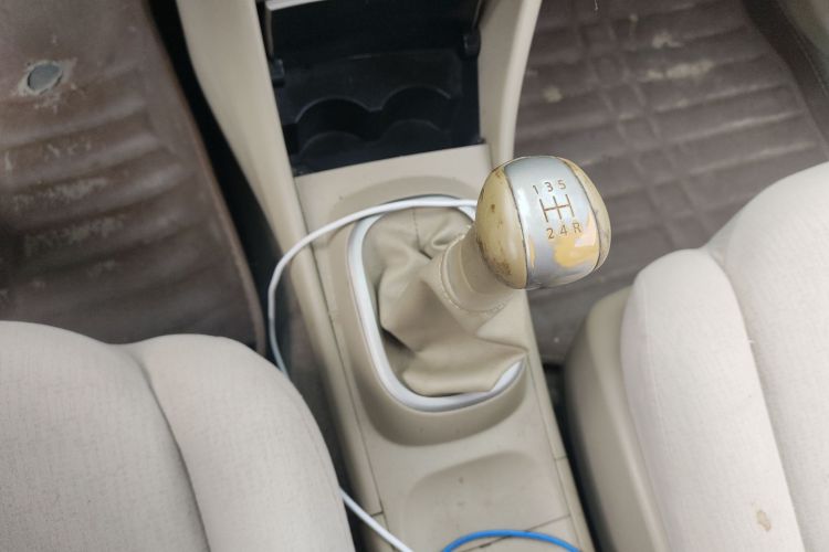 日产 轩逸 2012款 经典 1.6XE 手动舒适版中控内饰18