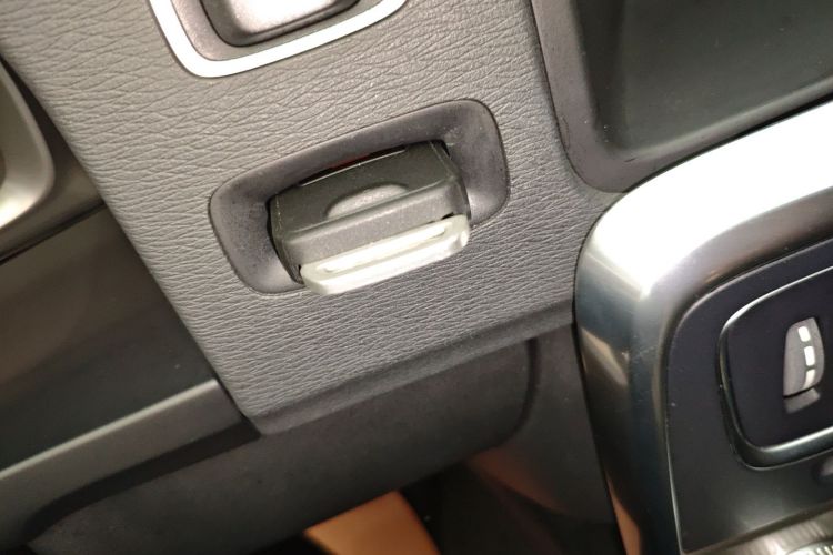 沃尔沃S60 2015款 S60L 2.0T 智行版中控内饰7001