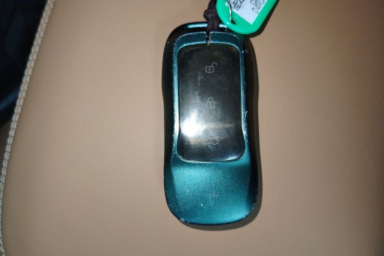 理想汽车 理想ONE 2021款 增程6座版中控内饰11