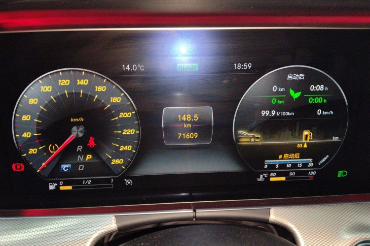 奔驰E级(进口) 2019款 E 260 运动版 4MATIC中控内饰14