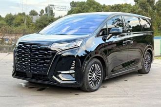 腾势D9 2024款 DM-i 1050 尊享型