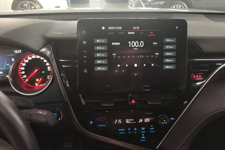 丰田 凯美瑞 2021款 2.0S 锋尚版中控内饰16