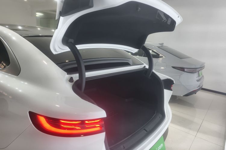 岚图汽车 岚图追光 2023款 四驱旗舰版机舱底盘23