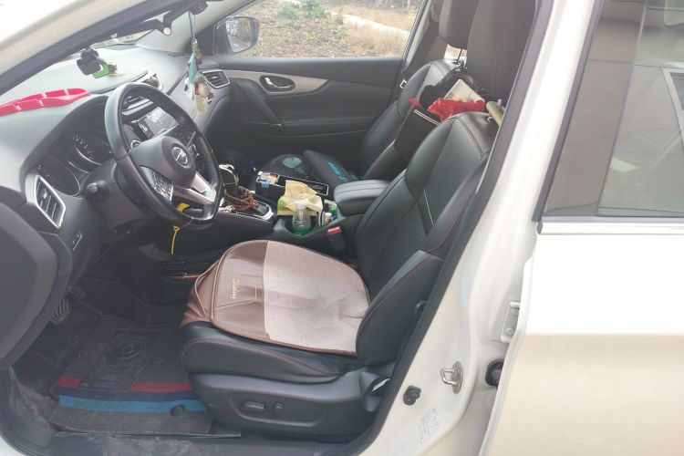 日产 逍客 2019款 2.0L CVT豪华版中控内饰19