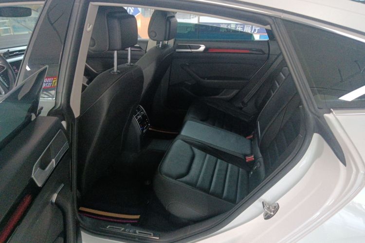 一汽-大众CC 2023款 380TSI 夺目版中控内饰21