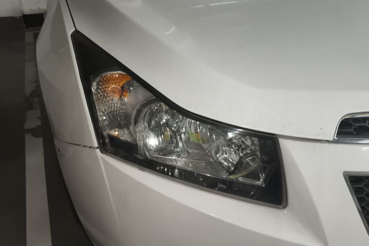 雪佛兰 科鲁兹 2013款 掀背 1.6T 自动旗舰型车身外观8