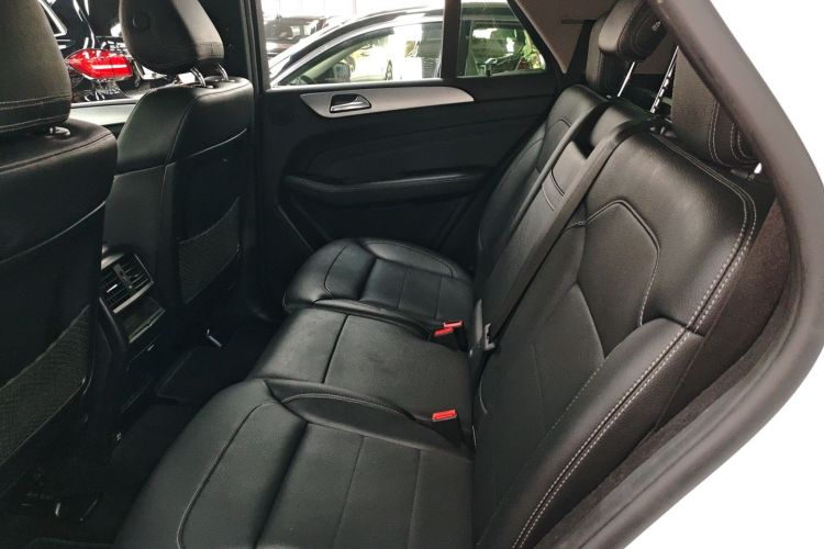 奔驰M级 2014款 ML 320 4MATIC中控内饰7004