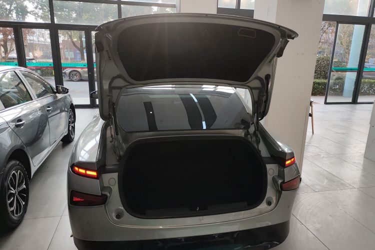 小鹏P7 2022款 670N+机舱底盘23