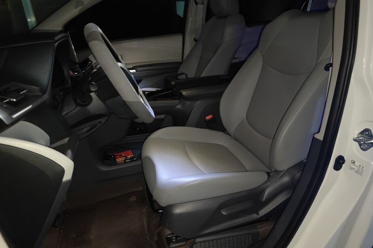 丰田 格瑞维亚 2023款 2.5L混动 舒适版中控内饰19