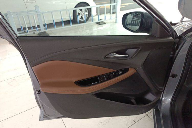 别克 威朗 2022款 Pro 533T 乐享版中控内饰7007