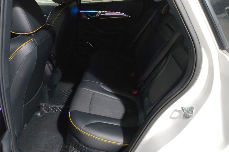 奔腾B70S 2022款 1.5T 智潮统帅中控内饰21