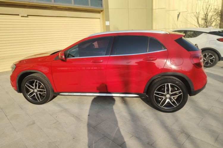 奔驰GLA 2016款 GLA 200 时尚型车身外观4