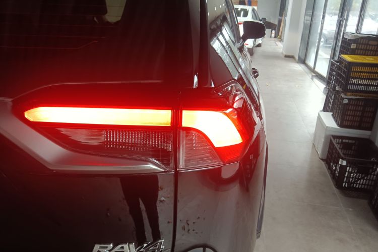 丰田 RAV4荣放 2024款 2.0L CVT两驱风尚Plus版车身外观6006