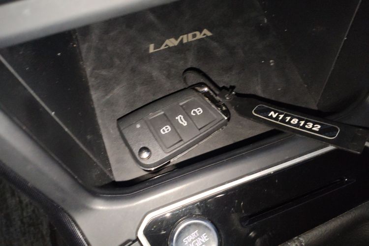 大众 朗逸 2025款 新锐 1.5L 出众新愿版中控内饰11