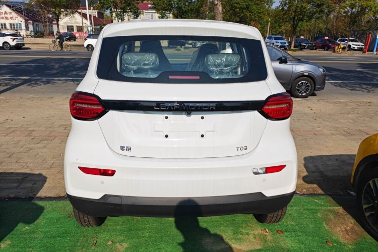 零跑汽车 零跑T03 2025款 310舒享版车身外观6