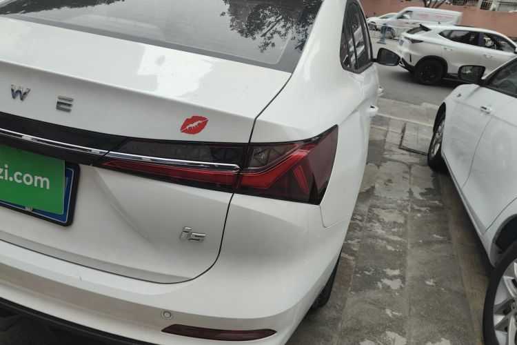 荣威i5 2023款 1.5L 手动舒享版车身外观9