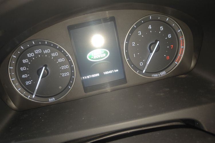 路虎 神行者2 2014款 2.0T Si4 SE汽油版中控内饰15