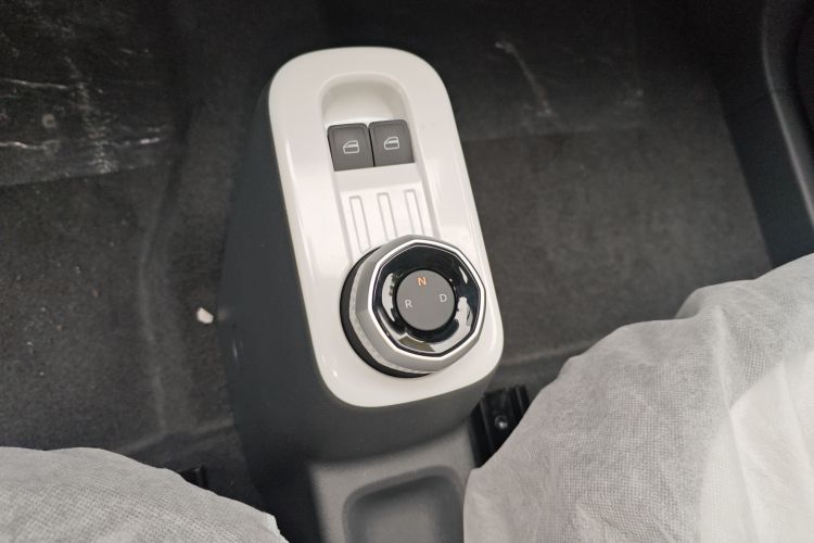 吉利银河 熊猫 2025款 210km 元气熊中控内饰18