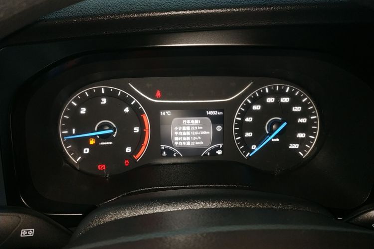 江铃福顺 2023款 2.0T 手动短轴中顶商运型多功能乘用车5座局部细节14