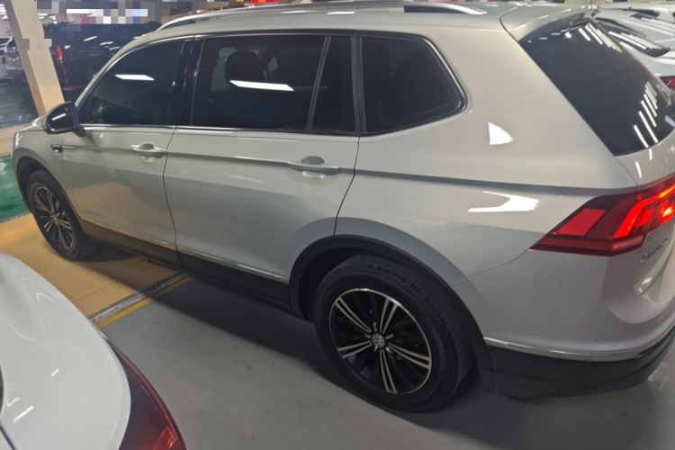 大众 途观L 2020款 330TSI 自动两驱全景舒适版 国VI车身外观4