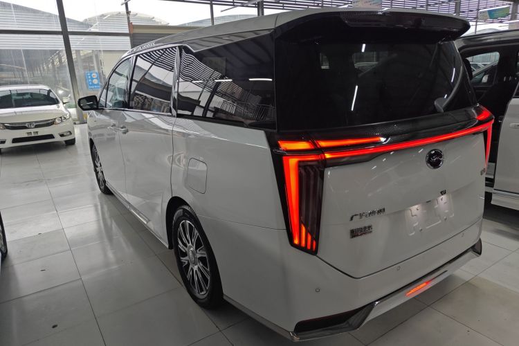 广汽传祺 传祺E9 2023款 E9 MAX车身外观4