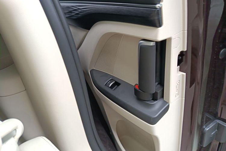 别克GL8 2021款 Avenir艾维亚 六座贤礼版中控内饰49