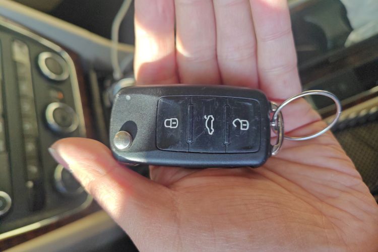 大众 帕萨特 2013款 1.8TSI DSG御尊版中控内饰7001