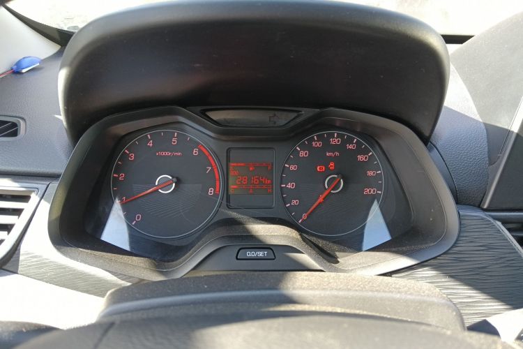 宝骏310 2016款 1.2L 手动舒适型中控内饰14