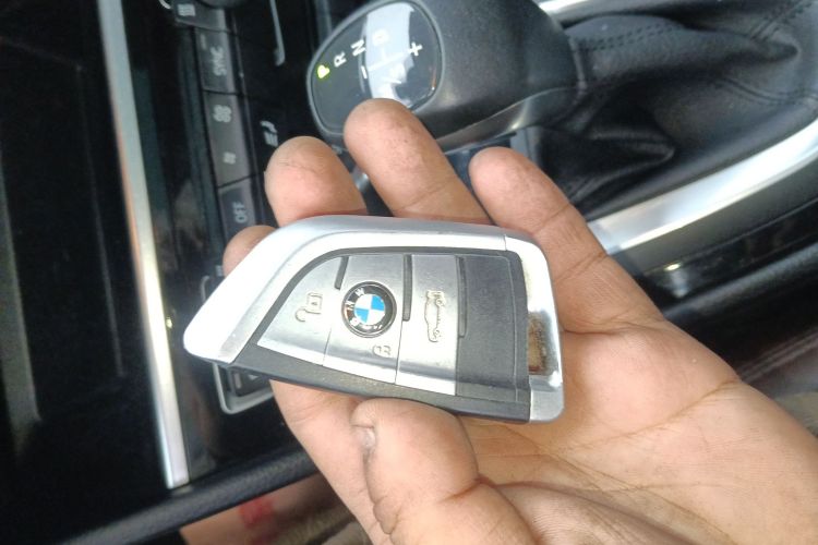 宝马2系旅行车 2016款 218i 领先型中控内饰11