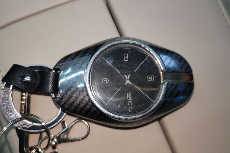 小鹏P7 2021款 670G中控内饰11