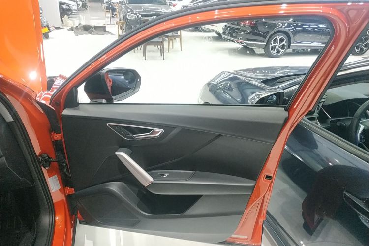 奥迪Q2L 2020款 35 TFSI 进取动感型中控内饰7005