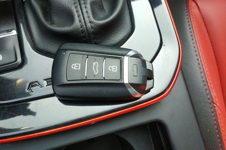 东风风神 奕炫 2021款 230T 自动追影骑士版中控内饰7001