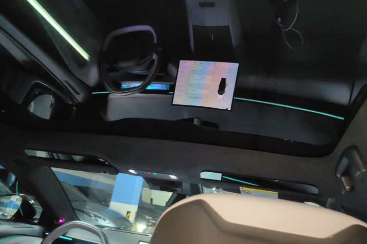 领克Z10 2024款 95kWh 702km四驱智驾Ultra中控内饰22